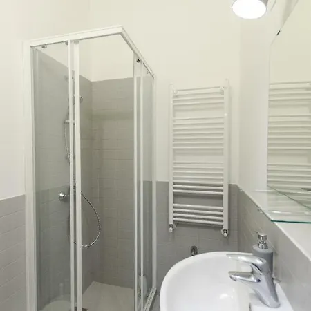 Bee House - City Center - Porta Romana * Милан