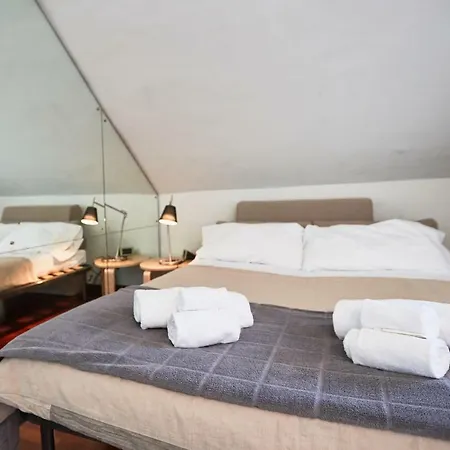 Guesthost - Con Balcone Per 2 Persone *