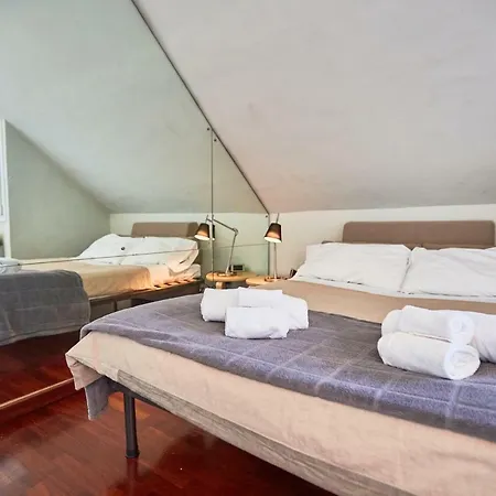 Guesthost - Con Balcone Per 2 Persone 아파트 *