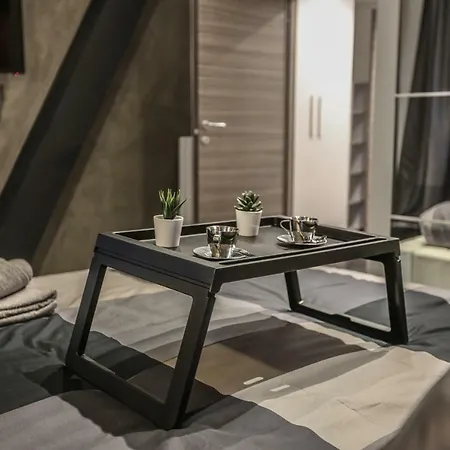 Apartament Stylish Near Duomo Mediolan