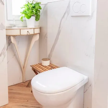 Menabrea 33 - Stylish Apartment! דירה *