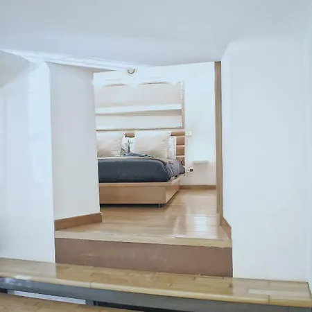 아파트 Charming Design Loft Isola