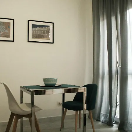 Clever House 아파트