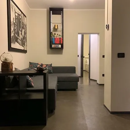 Fra Storia E Modernita Milano