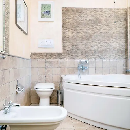 Four Bedroom Near Metro Milan