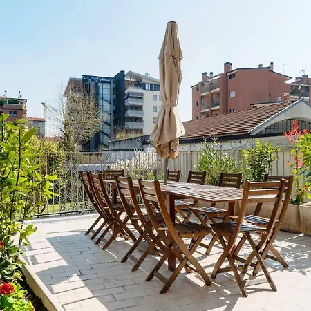 Apartment Four Bedroom Near Metro Milan