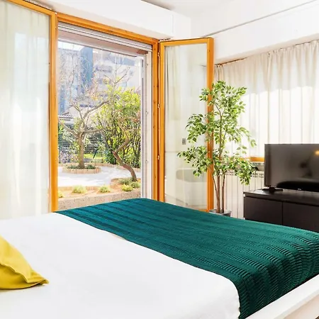 Four Bedroom Near Metro *