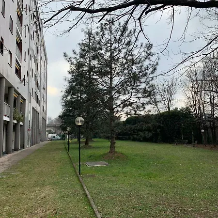 Il Giardino Dell'artista Con Parcheggio E Giardino A Apartamento Milán