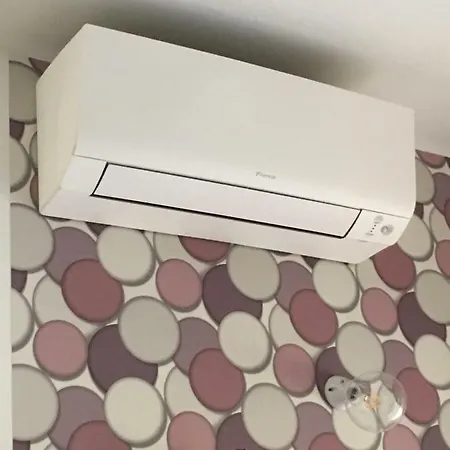 Zonatortona Panzió Milánó