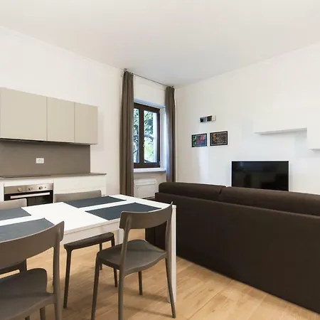 Beautiful Flat In Center Milánó