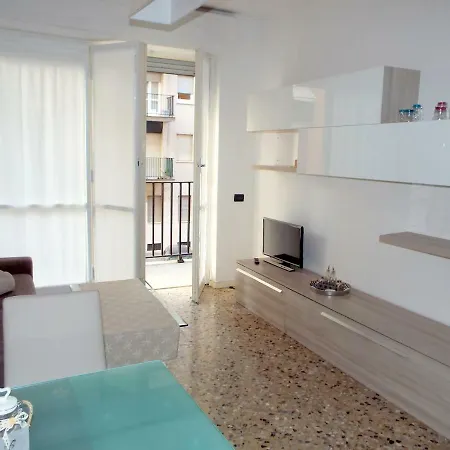 Lacaralele Apartment *