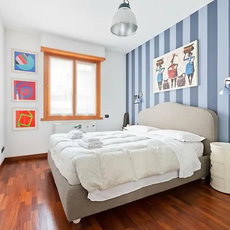 Bocconi Navigli Apartment With Terrace Mediolan