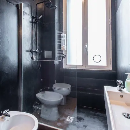 アパート Gluck Station Subway Wifi ミラノ