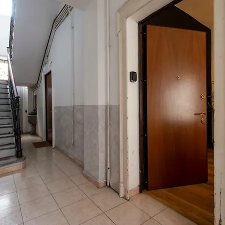 Gluck Station Subway Wifi アパート *