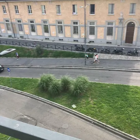 Leoni Charminghouse * 米兰