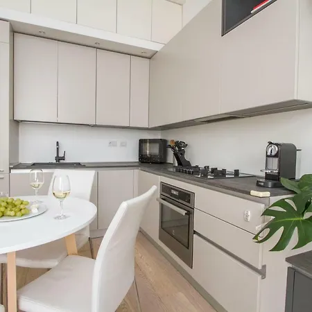 Apartment Luxury And Spacious