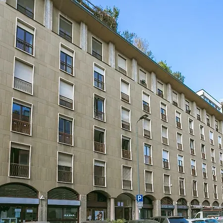 Central Station Elegant Flat Милан