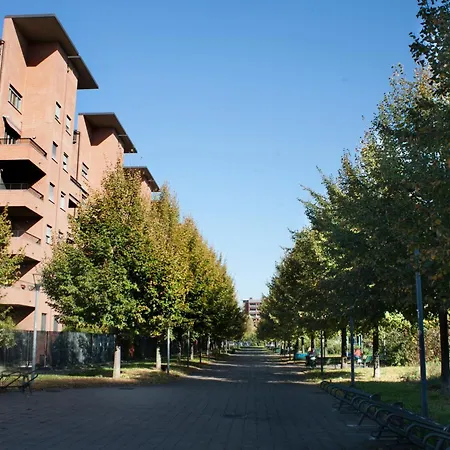 דירה Flat With Private Garden- Direct Metro Connection To Duomo In 15 Min