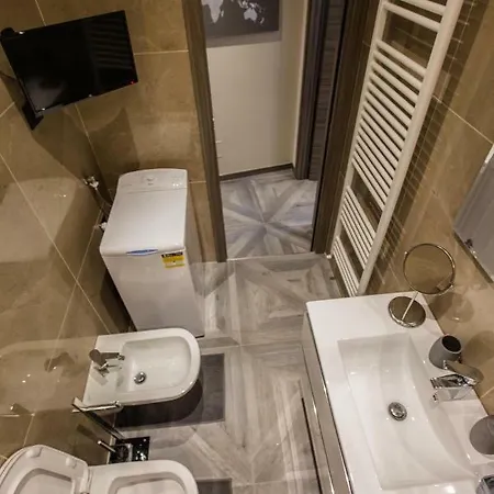 アパート Castle Near Duomo ミラノ