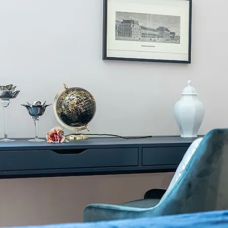 Joivy Sophisticated 3-bed Flat With Desk * 밀라노