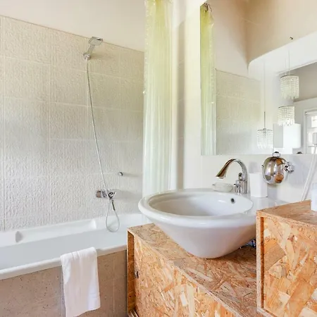 Naviglio Pavese Charming Flat ميلان
