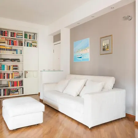 Cosmopolitan Home, 2 Bedrooms, 2 Bth, 5 Guests Apartman