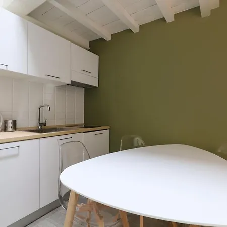 Navigli District Center Apartment