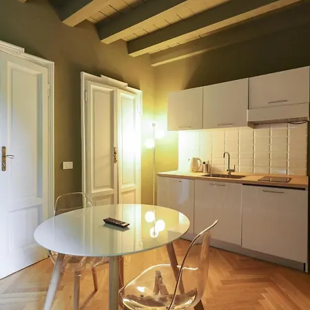 Navigli District Center Apartment