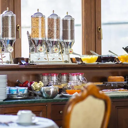 Admiral Hotel 4*