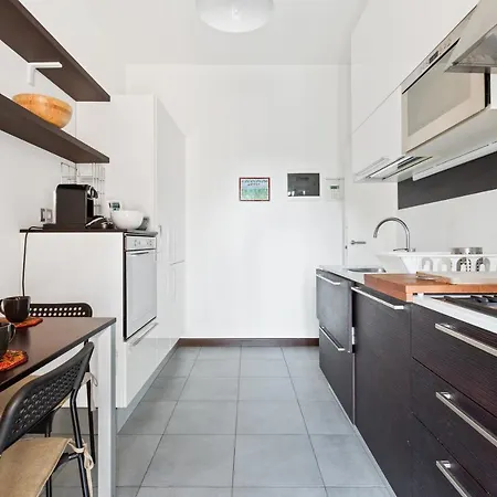 Mudec With Balcony Apartment *