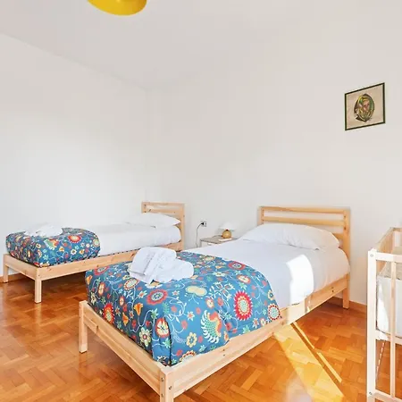 Mudec With Balcony Apartment