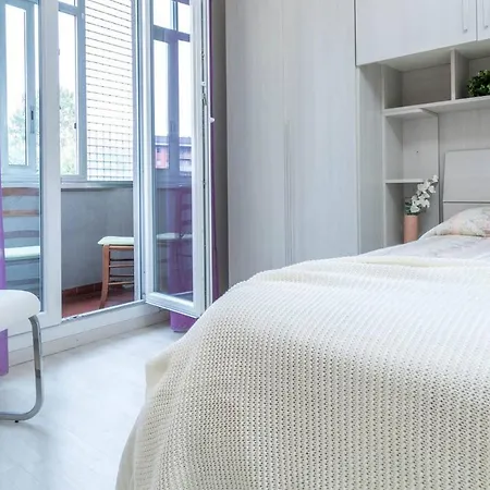 Altido Lovely For 6 Located In Vibrant Gallaratese Apartment Milan