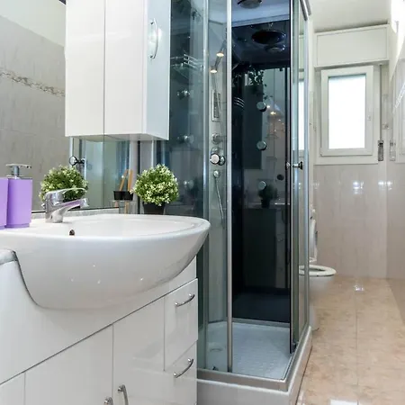 Altido Lovely For 6 Located In Vibrant Gallaratese Milan
