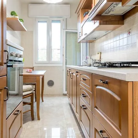 Apartment Altido Lovely For 6 Located In Vibrant Gallaratese *