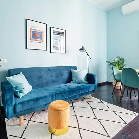Design And Stylish Flat In Centrale Apartment Milan