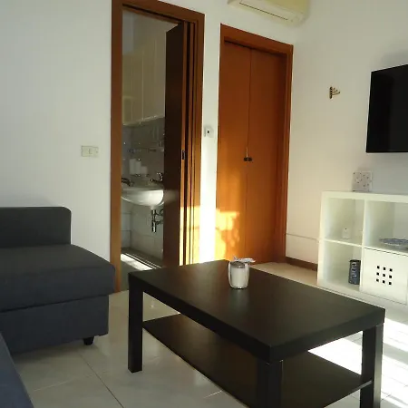 Private Bedroom With Private Bathroom منزل للإقامة