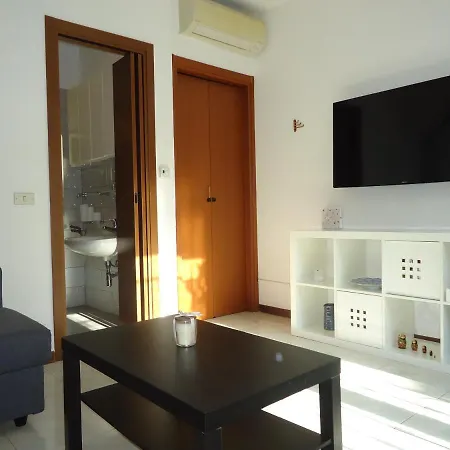 منزل للإقامة Private Bedroom With Private Bathroom
