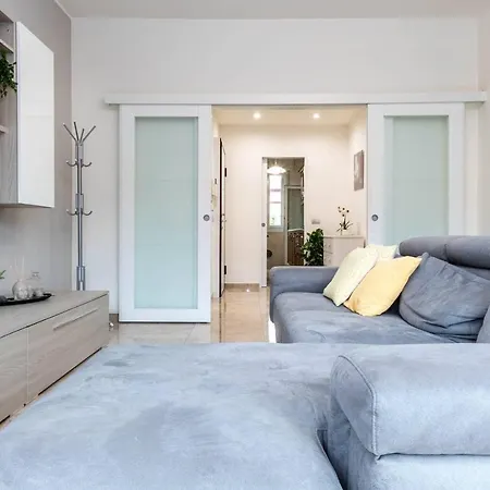 Altido Lovely For 6 Located In Vibrant Gallaratese Apartment Milan