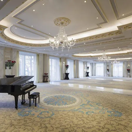 Отель Palazzo Parigi & Grand - Lhw