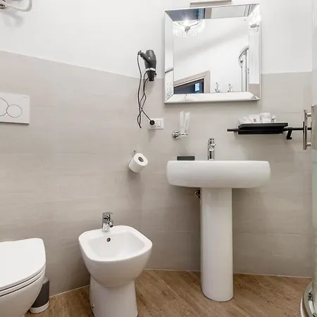 Amy Rooms, Via Vitruvio Guest house