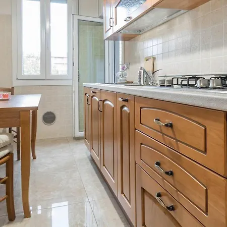 Apartment Altido Lovely For 6 Located In Vibrant Gallaratese *
