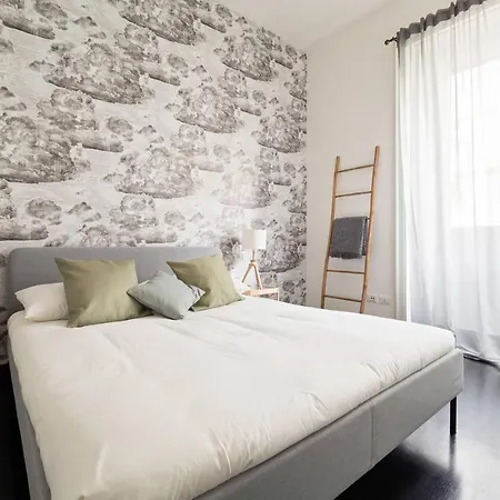 Design And Stylish Flat In Centrale *