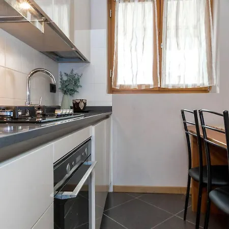Altido For 4 With Terrace In A Quiet Residential Area Daire