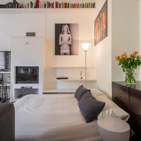 Apartment Via Farini 2