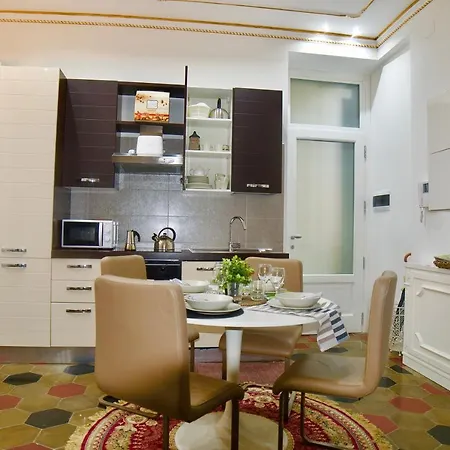 Splendido Trilocale Zona Isola ミラノ