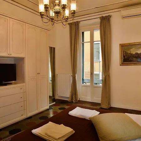 Splendido Trilocale Zona Isola ミラノ