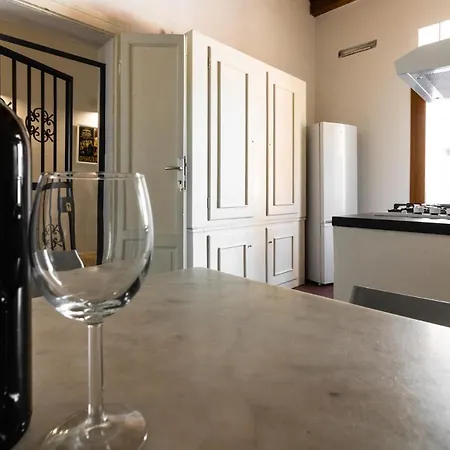 La Del Teatro Bed & Breakfast *