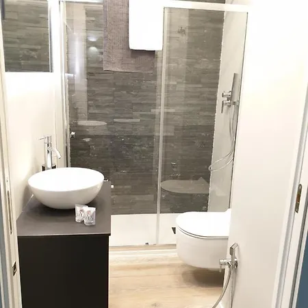 Jewel Vista Duomo 100m アパート *