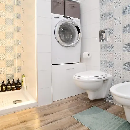 Comfortable, Silent And Charming Loft By The Navigli Daire *