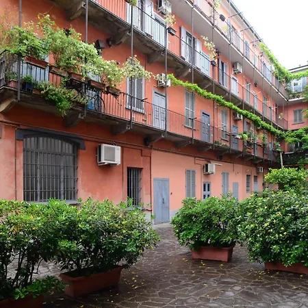 Comfortable, Silent And Charming Loft By The Navigli Daire